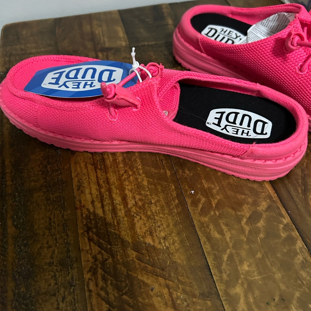 Women’s size 7 HEY DUDE shoes brand new with tags!